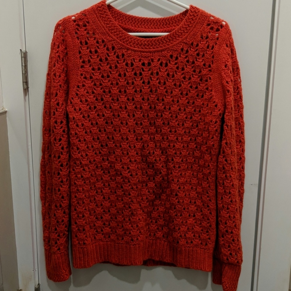 NWT Banana Republic Coral Sweater  Size M
